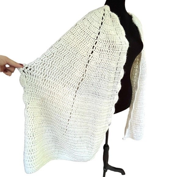Vintage Knit Crochet Cape in Cream Women's Size Large Poncho Handmade - Picture 6 of 6